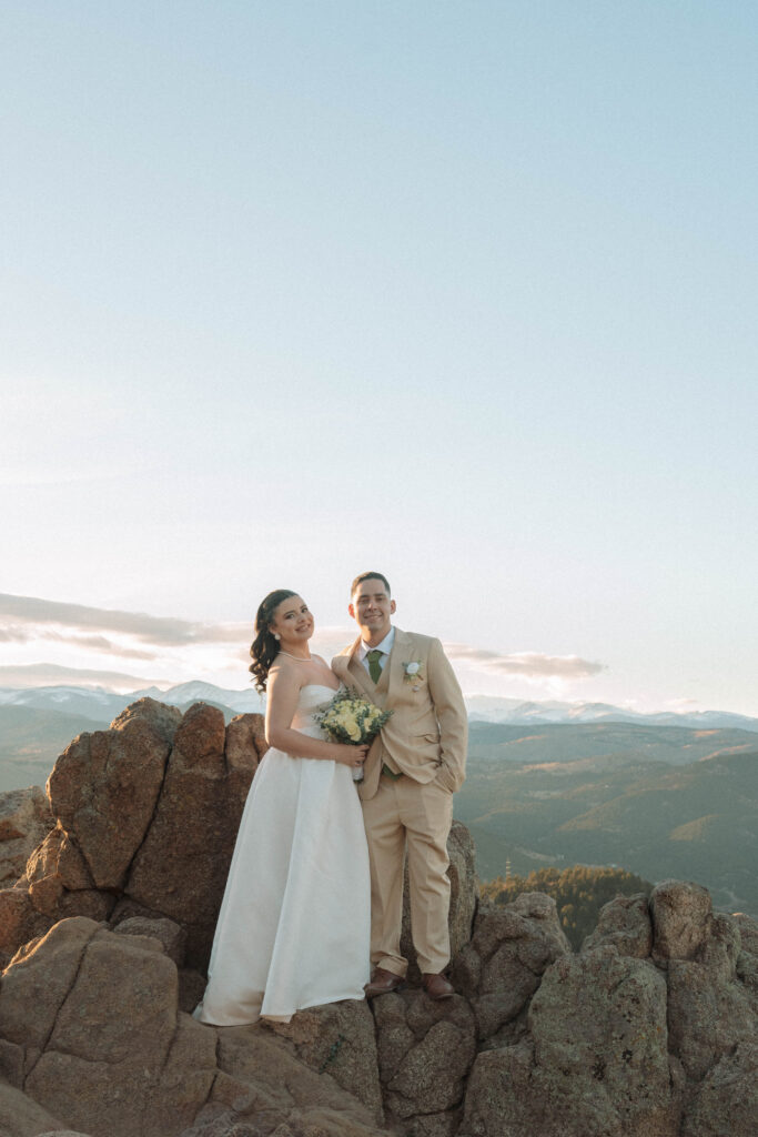 Intimate elopement ceremony at Lost Gulch Overlook